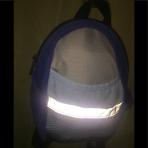 Safe•Fit Child’s Backpack - Picture 2 of 8